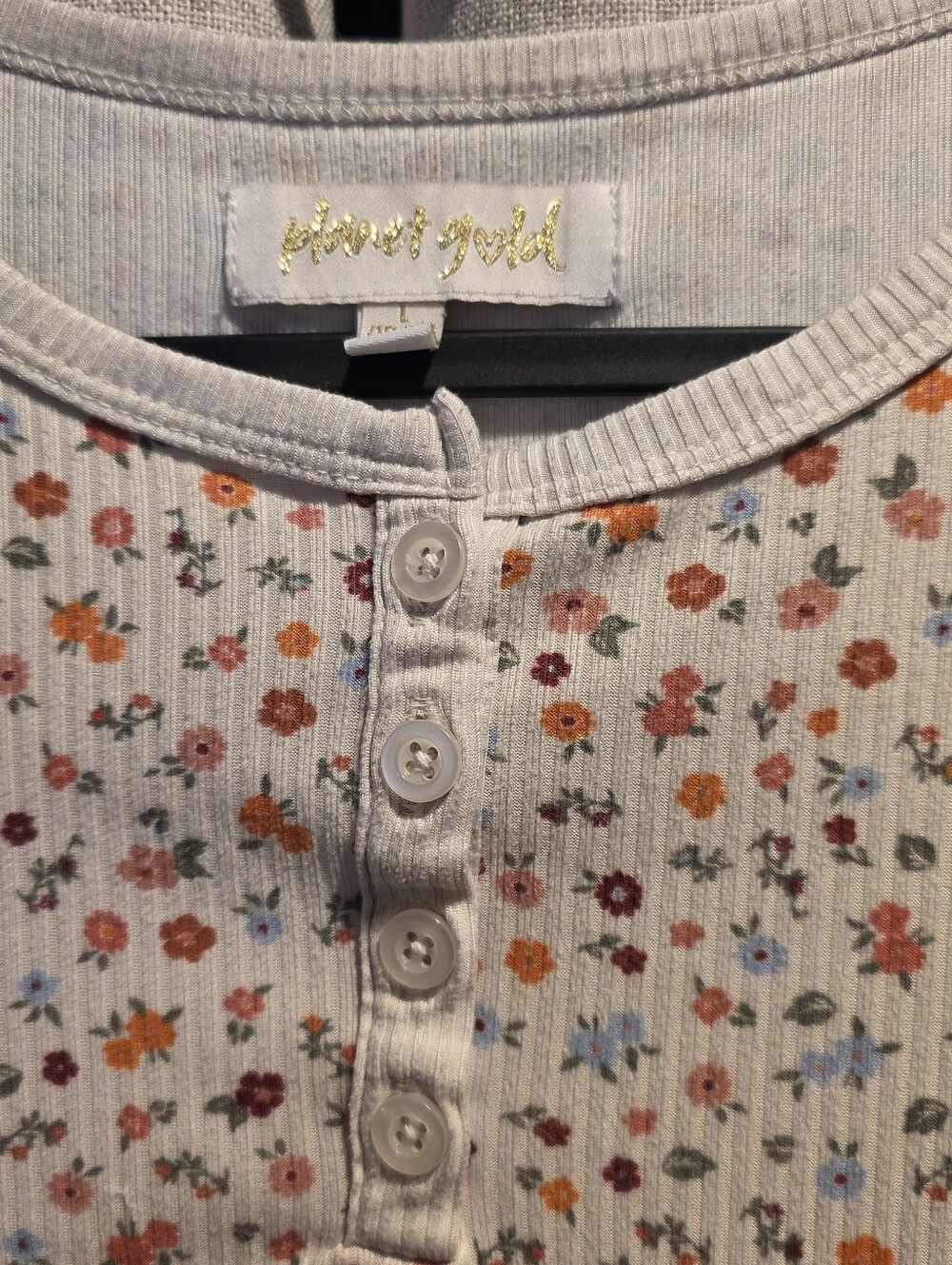 Girls L Floral Henley + Light Wash Jeggings Outfit